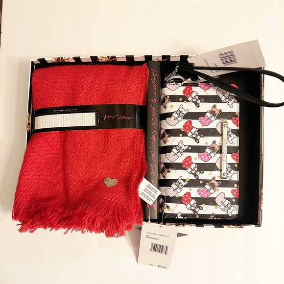 NWT Betsey Johnson Zippered Wallet and Scarf Gift Set NEW WITH TAGS - Picture 2 of 11